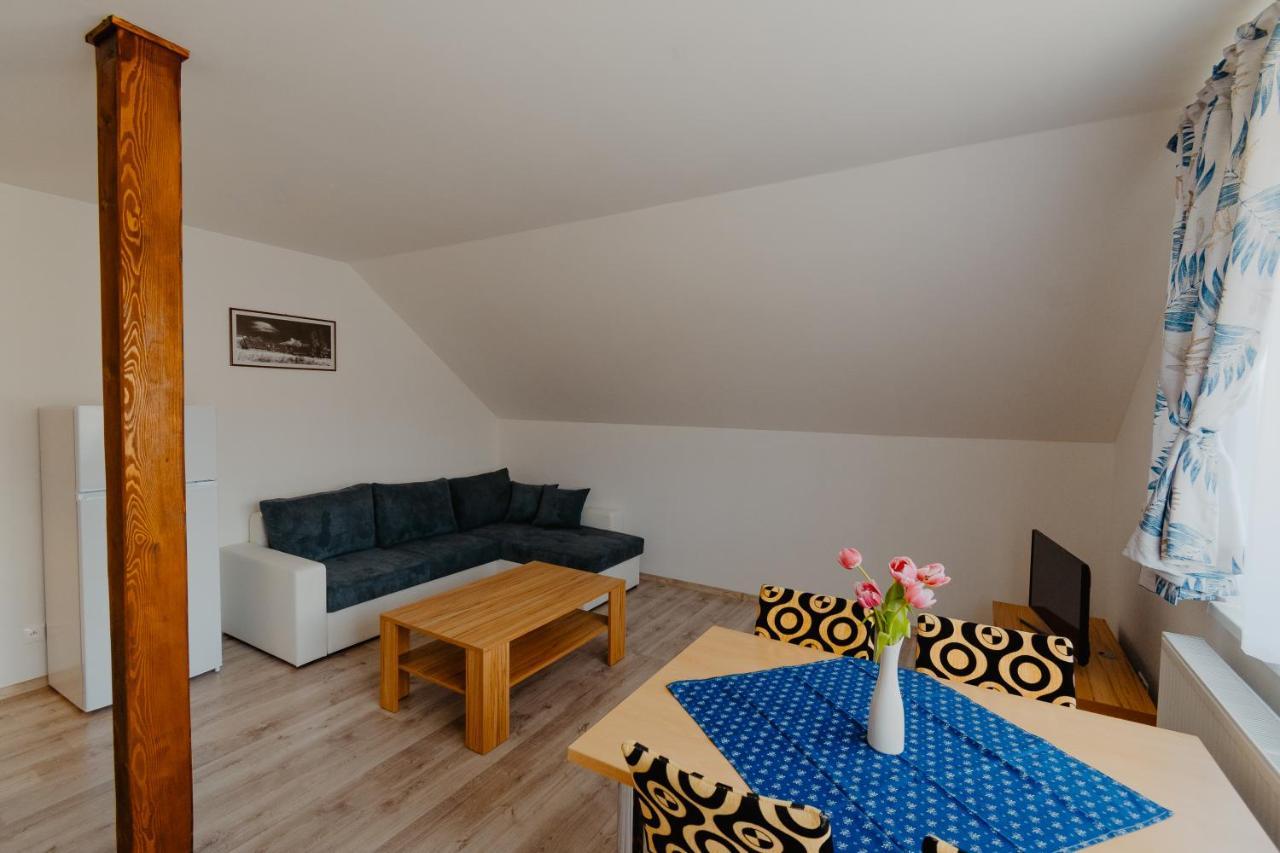 Apartmany Zara โนวาเลสนา ภายนอก รูปภาพ